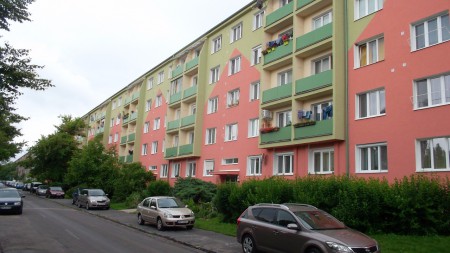 Kadnárova 23-43, Bratislava: Zateplenie bytového domu a obnova balkónov